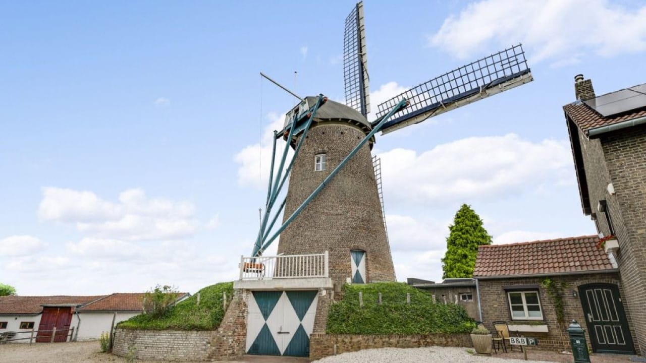 Molen van Hunnecum Nuth te koop 1 euro
