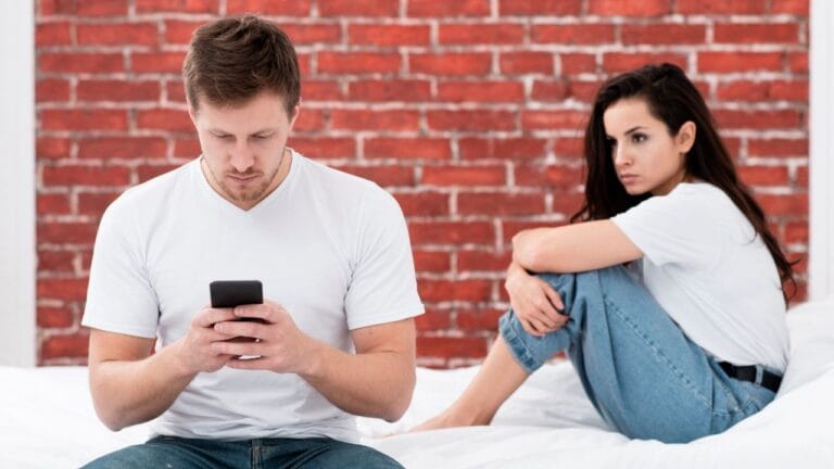 relatieproblemen door je telefoon phubbing