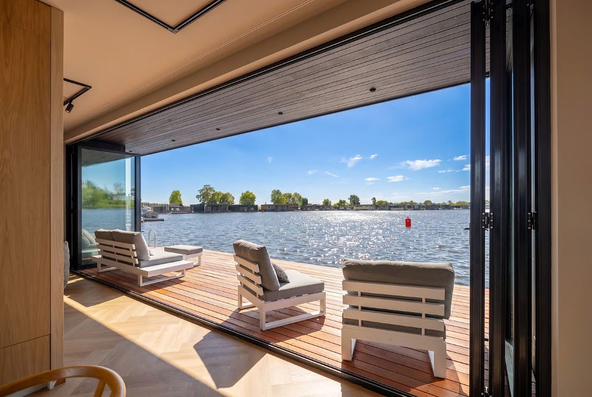 Funda woonboot Weesp