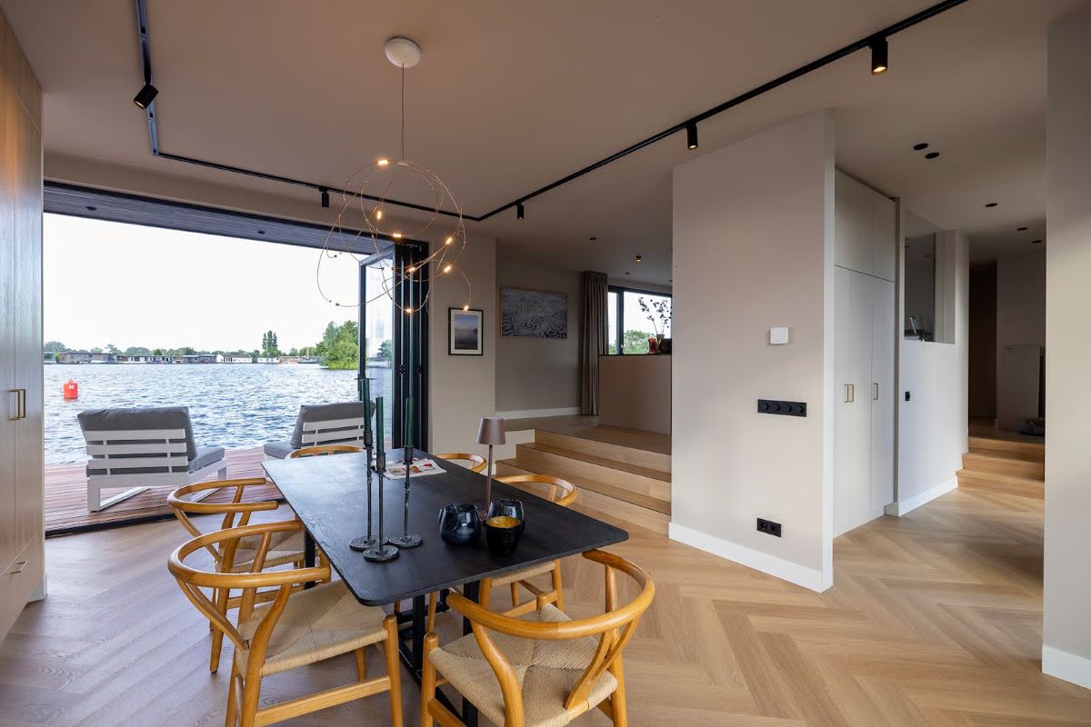 Funda woonboot Weesp