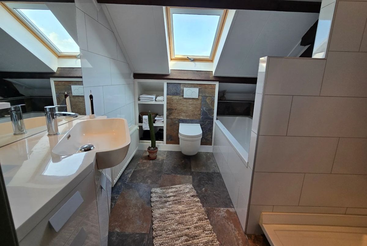 Badkamer huis Simpelveld kapsalon