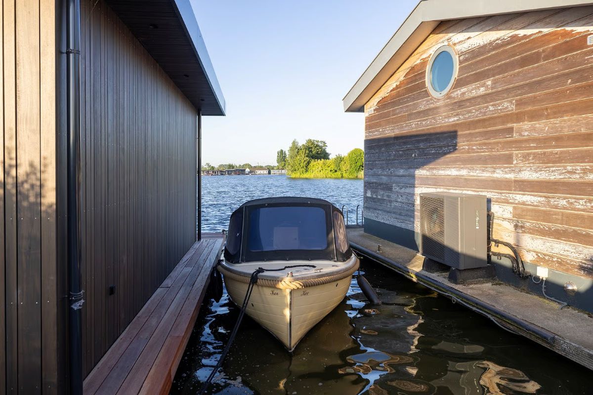 Funda woonboot Weesp
